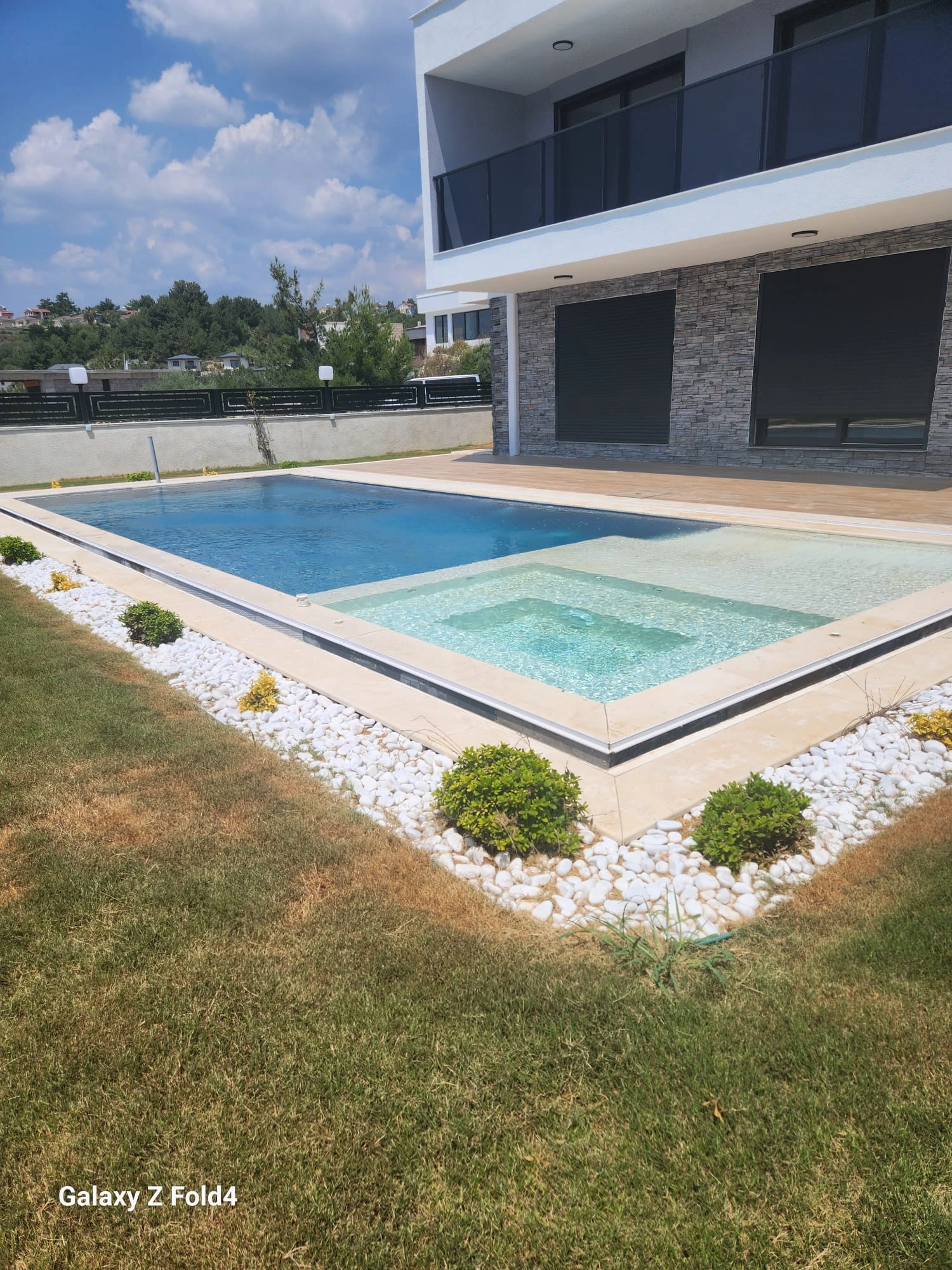 Özel havuz genel görünüm